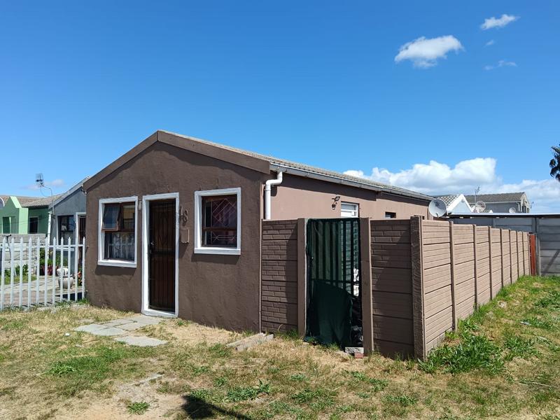 2 Bedroom Property for Sale in Phoenix Western Cape
